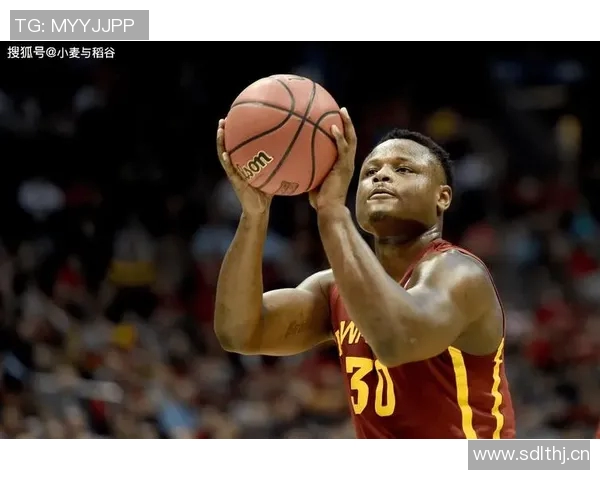 国王赛场细节引关注 球员小动作引发广泛热议 国王赛场细节引关注 球员小动作引发广泛热议